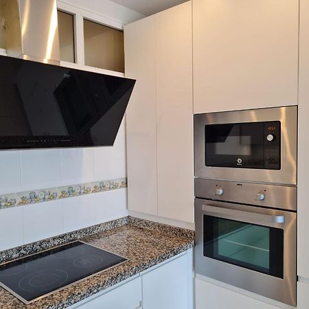 Fuengirola. Bonito Apartamento En Paseo Maritimo. Espectaculares Vistas Al Mar. Primera Linea المظهر الخارجي الصورة
