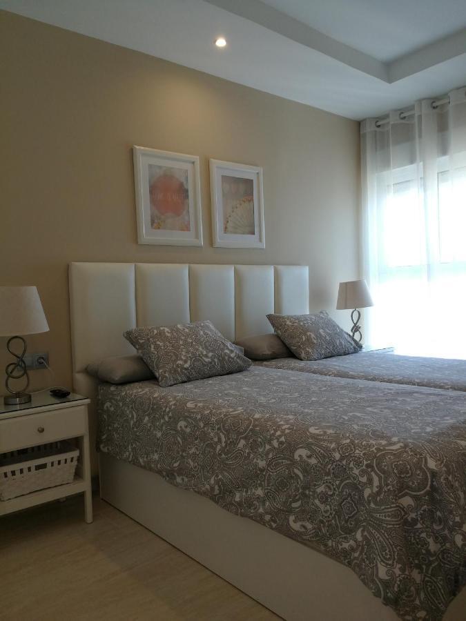 Fuengirola. Bonito Apartamento En Paseo Maritimo. Espectaculares Vistas Al Mar. Primera Linea المظهر الخارجي الصورة